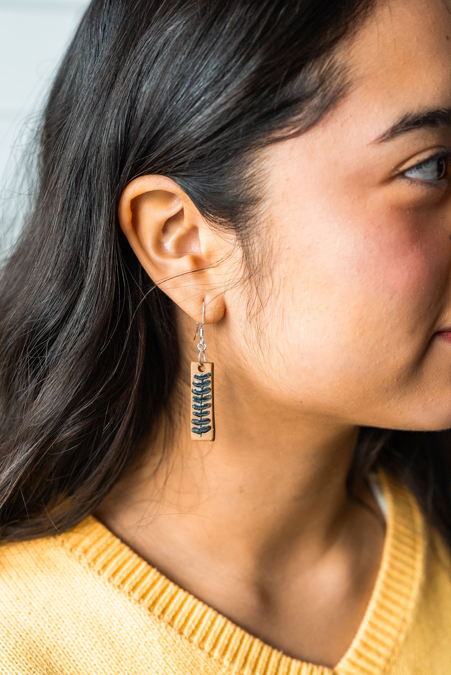 "Juvalay" | Narrow Dangle Earrings