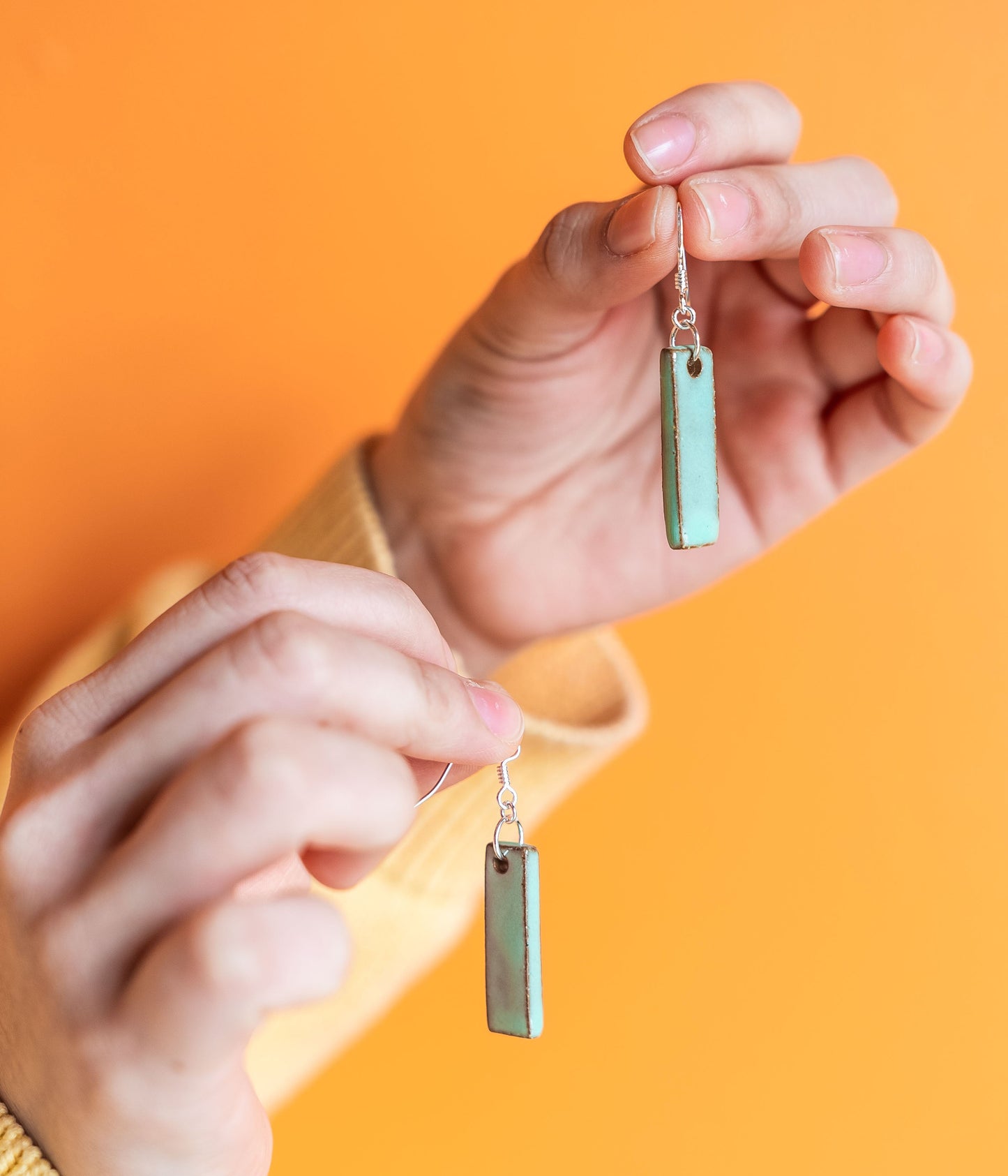"Juvalay" | Narrow Dangle Earrings